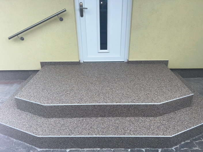 Treppe nachher Steinteppich